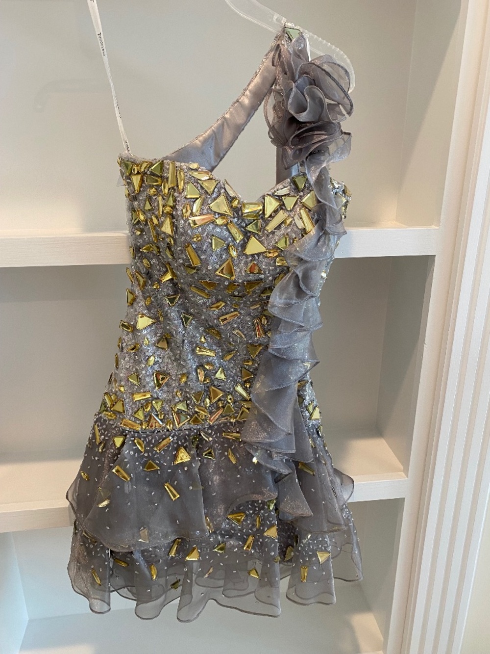 Tony Bowls size 0 (runs small) cocktail dress